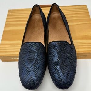 Vionic Willa II Blue Leather Metallic Snake Size 7M